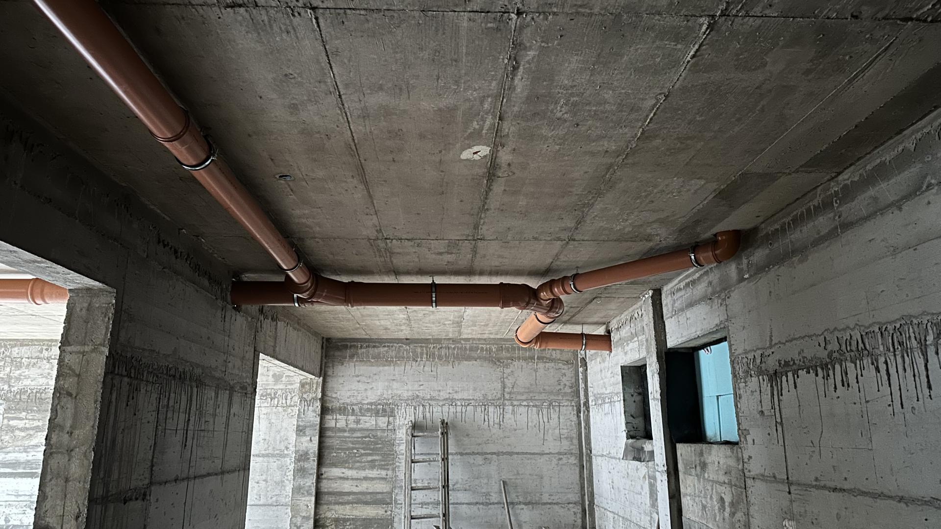 STAMBENA GRAĐEVINA S TRI STANA I GARAŽOM